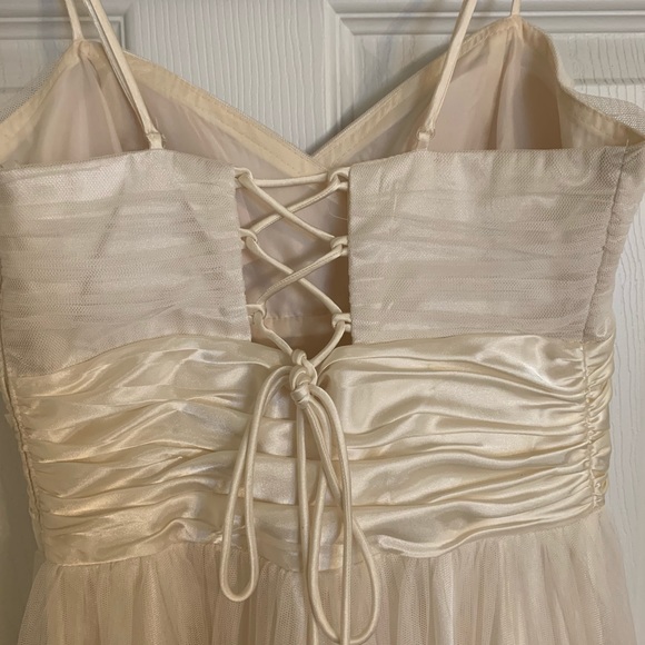 Juniors Whimsical Dress with Sparkle Design - Picture 5 of 8